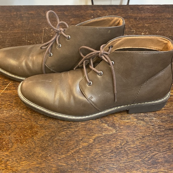 Men’s Guess boots 🥾 - Picture 3 of 4